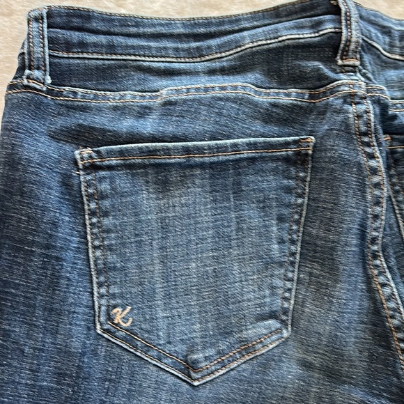 Kit from the Kloth 16W medium wash Jean - Picture 8 of 8